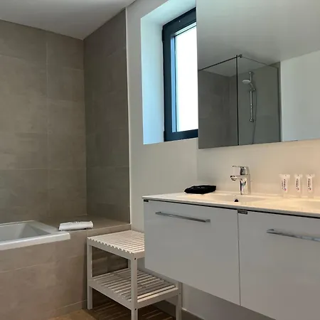 Gardens Pool By Fhr Golf, Piscina E Parking * Quarteira