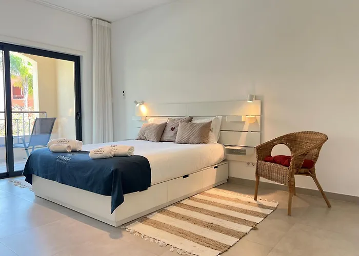 Gardens Pool By Fhr Golf, Piscina E Parking Quarteira