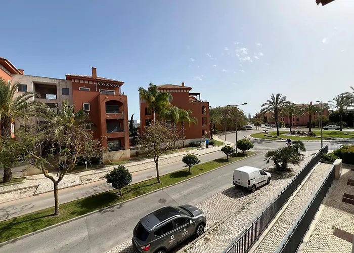 Apartment Gardens Pool By Fhr Golf, Piscina E Parking Quarteira