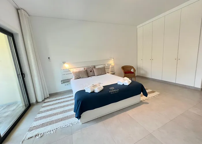 Gardens Pool By Fhr Golf, Piscina E Parking Quarteira