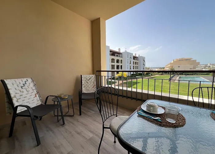 Gardens Pool By Fhr Golf, Piscina E Parking * Quarteira